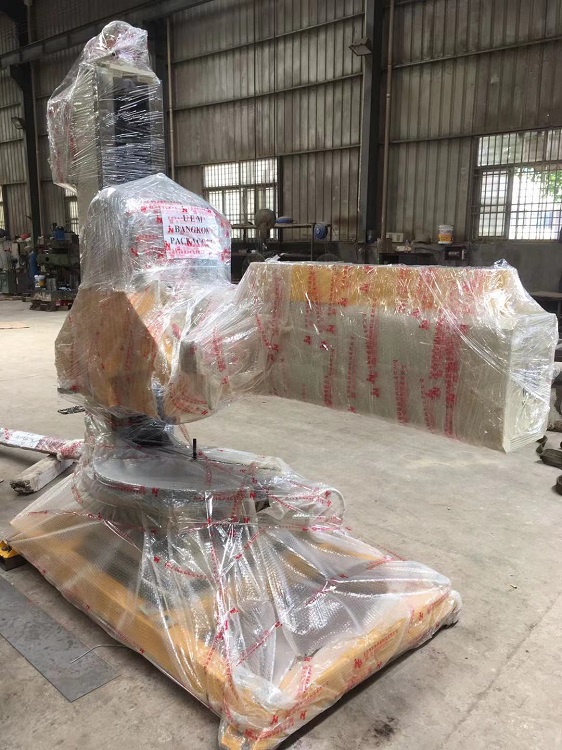 Hand type cutting machine